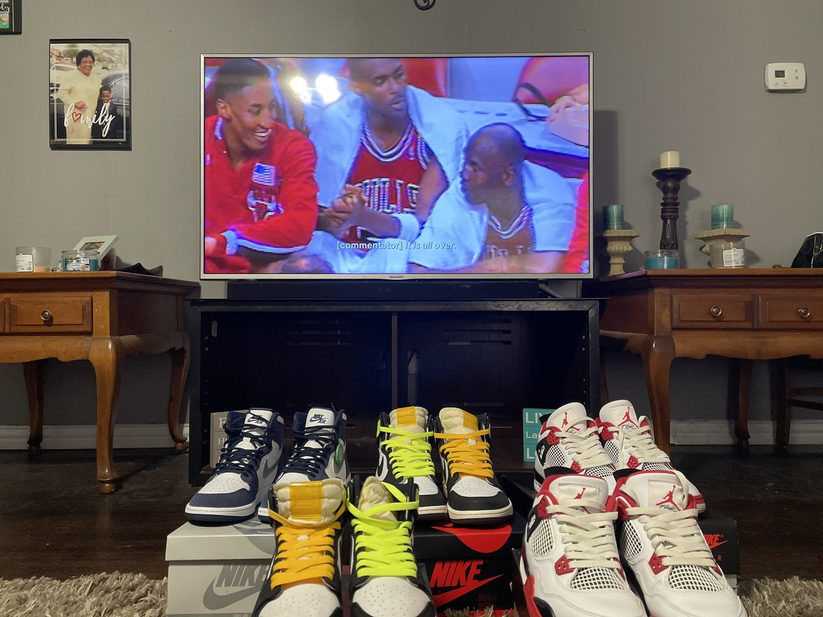 OnlyDiggs's tweet photo. Father and son bonding. #LastDance and cleaning our Jordanโs for the week! Lace swaps and everything! #FireReds #Volt1s #MidnightNavy1s #COJP even snow wanted to help https://t.co/wMBVA3cN7U