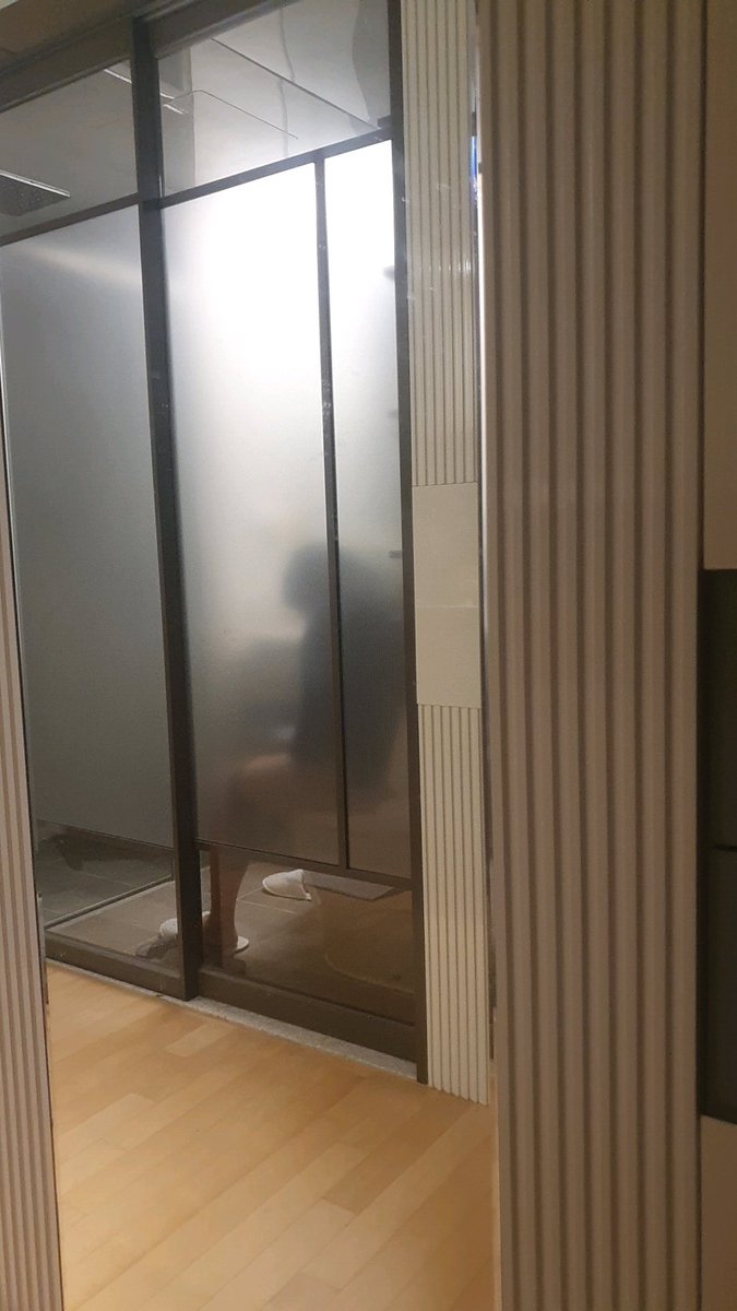 Come_ingOUT's tweet photo. 쉬이이이이이이잇! https://t.co/c3bAcJKx8i