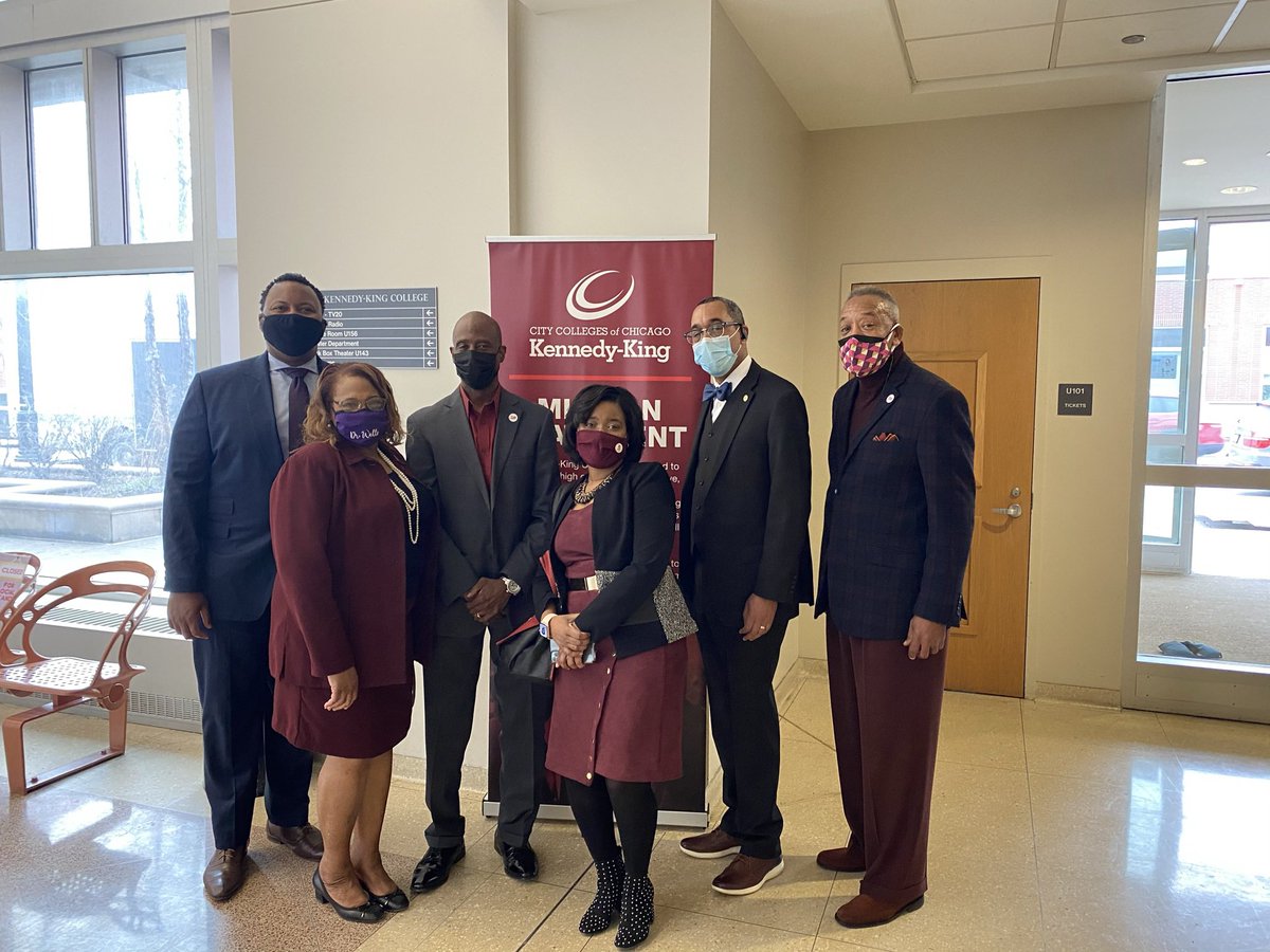 Marketing4Crown's tweet photo. Thank you @repsmith34 and @RepKamBuckner for touring @KK_College facilities with the #KKCDifferenceMakers to learn more about our new Center of Equity for Creative Arts(CECA) #DreamBigger #DoGreater @robgraham626 @robgraham626 @Chancellor_Juan @ProfW_KKC_Media https://t.co/Dk1fBGNATP