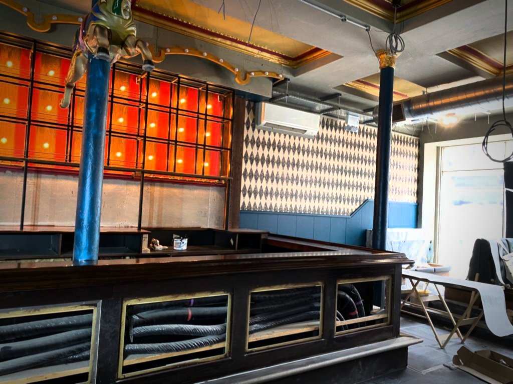 GlynDyer's tweet photo. #carousellincoln  coming 17th May 2021...Bar, Restaurant, Games....Fun times are back for this 200 year old premises... https://t.co/Xls8ePvZ6l