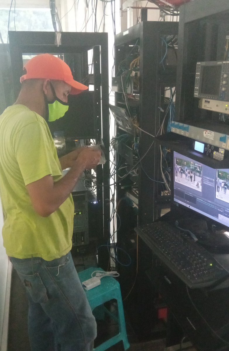 ssppcttaragua's tweet photo. #28Mar/ Dando cumplímiento a instrucciones del Gob @R_MarcoTorres, se procede a brindar servício de Internet a través de #360Net a; @99Punto5 y @Telearagua con el firme propósito de fortalecerlos en el desarrollo de sus actividades informando al PUEBLO ARAGUEÑO @PuestoComandoRA https://t.co/m4fWimuCmM