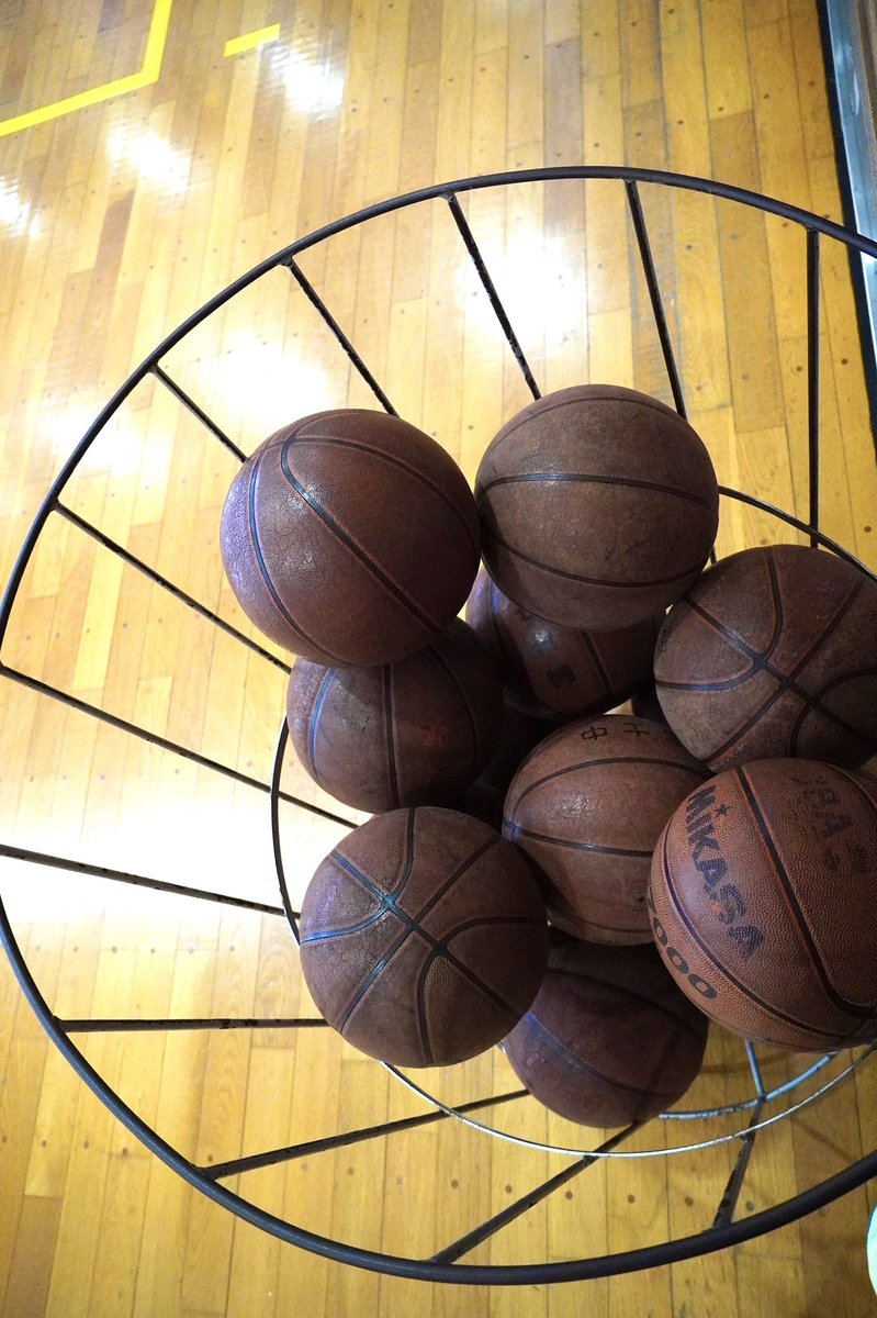 junks_team's tweet photo. 「第1回JUNKSバスケットボールクリニック」を開催した。今回は世田谷区立富士中学校バスケットボール部です。先生、選手と笑顔で楽しい 2時間のクリニックをさせていただきました。映像等はまた掲載します。
最高な時間だった。 https://t.co/Ru9sVewFr0