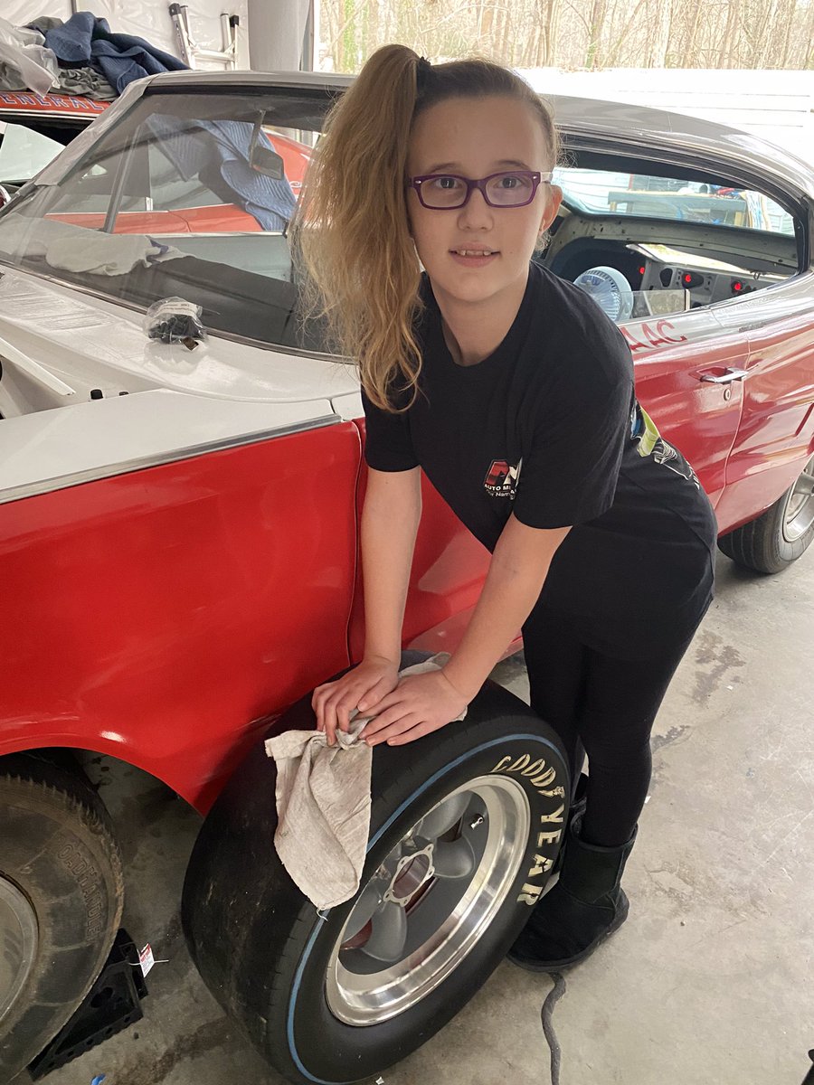 HANKER98's tweet photo. @LeahPruett_TF @NASCAR @EldoraSpeedway We just rolling tires in Sherrills Ford π₯Έ #bobbyissac #avasmoparmoments https://t.co/6P1ahbuqda