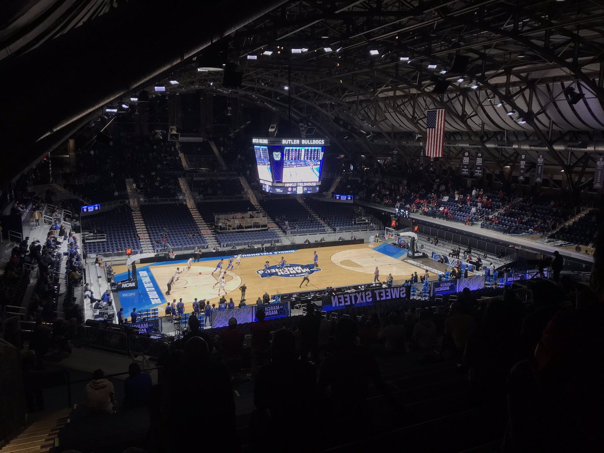 DaveFurst's tweet image. Not your usual Sunday night in Indy. 

#MarchMadness