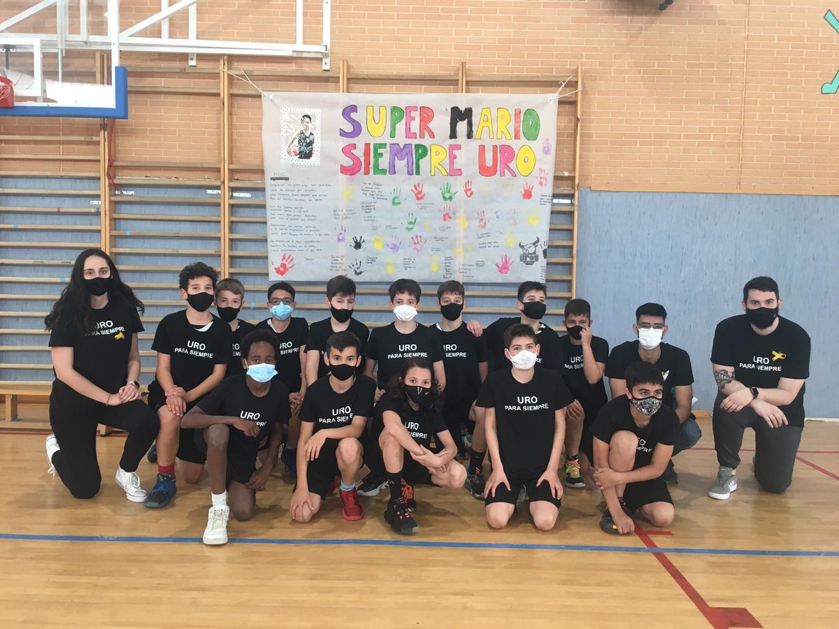 UrosDeRivas's tweet photo. ⛹️♂️ Alevín 2° año masculino
#AM09A 🆚 @CBEnsancheVK
🗓️ Sab 27 Mar
®️ 61- 11
📝 @sergiobaa "Partido cargado de emociones en el que hacemos un buen trabajo.
Muchas gracias a todos los entrenadores/as y jugadores/as del club que han hecho posible este bonito homenaje." https://t.co/t6Um11ku2J