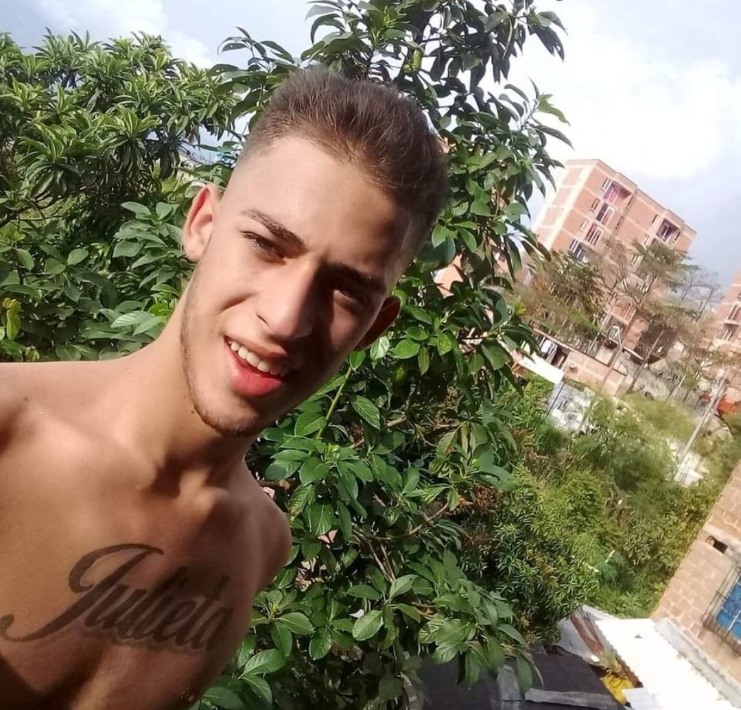 MussRick's tweet photo. #medellin #hot #tattoo #cammodel #livecam #medellinhot #latinos #flacos Thank you for joining me on my online show tonight at @stripchat https://t.co/YrJ59bfMWj