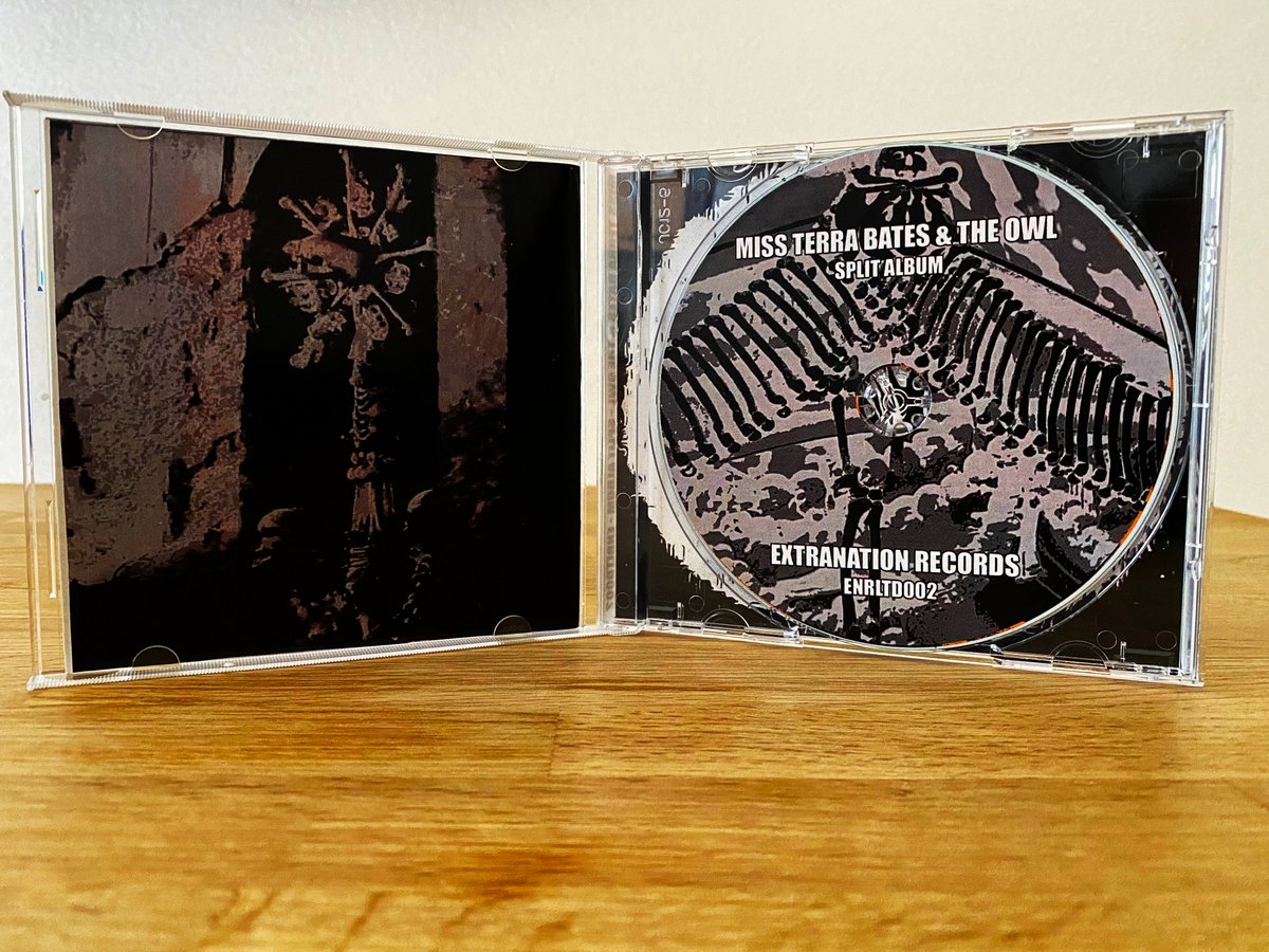 ExtranationRecs's tweet photo. Very Proud of the second ExtraNation Records Limited Edition ENRLTD002 by Miss Terra Bates &amp; The Owl

Limited Edition of 10 Copies

#ExtraNationRecords #ENRLTD002 #TheOwl #MissTerraBates #mars2021 #Ambient #darkambient #drone #experimental #noise #psychedelic https://t.co/Oni611EcS0
