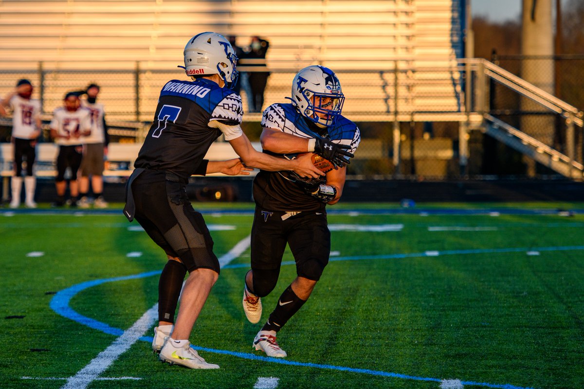 VivaLoudoun's tweet photo. Tuscarora caps off Senior Night with a 43-0 victory over Heritage - photos here: https://t.co/PBeJj4SlyW

@HHSChaosCrew @HHSPrideSports @RoarPride@HeritagePrideFB @THSTuskyTerror  @TuscaroraHS @TuskyFootball https://t.co/RWMMpQxANA