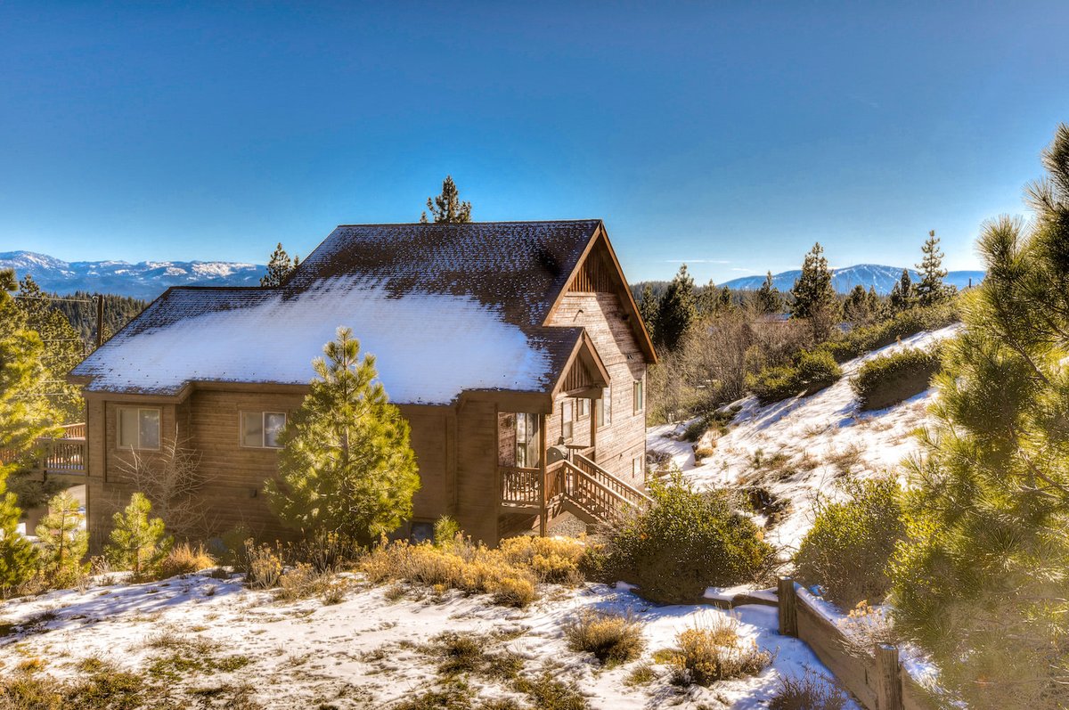 GrandWelcome's tweet photo. Beautiful views of the Truckee forest await your whole family at The Howling Wolf. A five star view and HOA amenities, you couldn't ask for more.
#getoutside #truckeeca #exploretahoe https://t.co/cXpymcjvn5