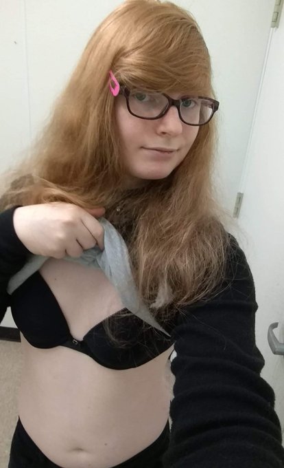 Am I still pretty without makeup? https://t.co/8wa6YXSwnv<a href="/tag/wedgie"class="tags"><span>#wedgie</span></a><a href="/tag/nerd"class="tags"><span>#nerd</span></a><a href="/tag/trans"class="tags"><span>#trans</span></a>