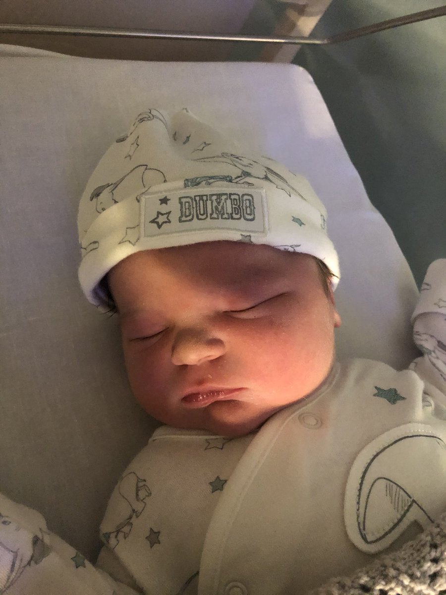 Chuwill's tweet photo. Welcome to the world Chloe Sophia Williams ❤️❤️❤️@lexiharrison89 https://t.co/FUEAAfhRBz