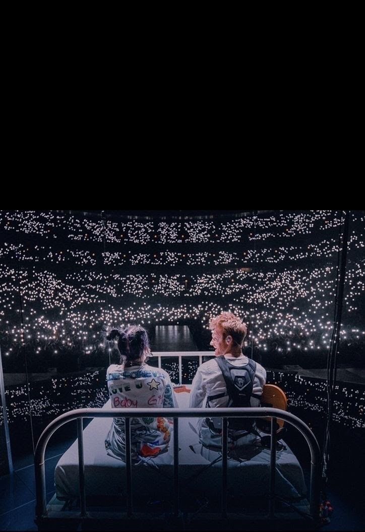 bilspartyfavor1's tweet photo. little did we know what the album would bring. we couldn’t be more proud billie <3 https://t.co/6VBF7K3IU5