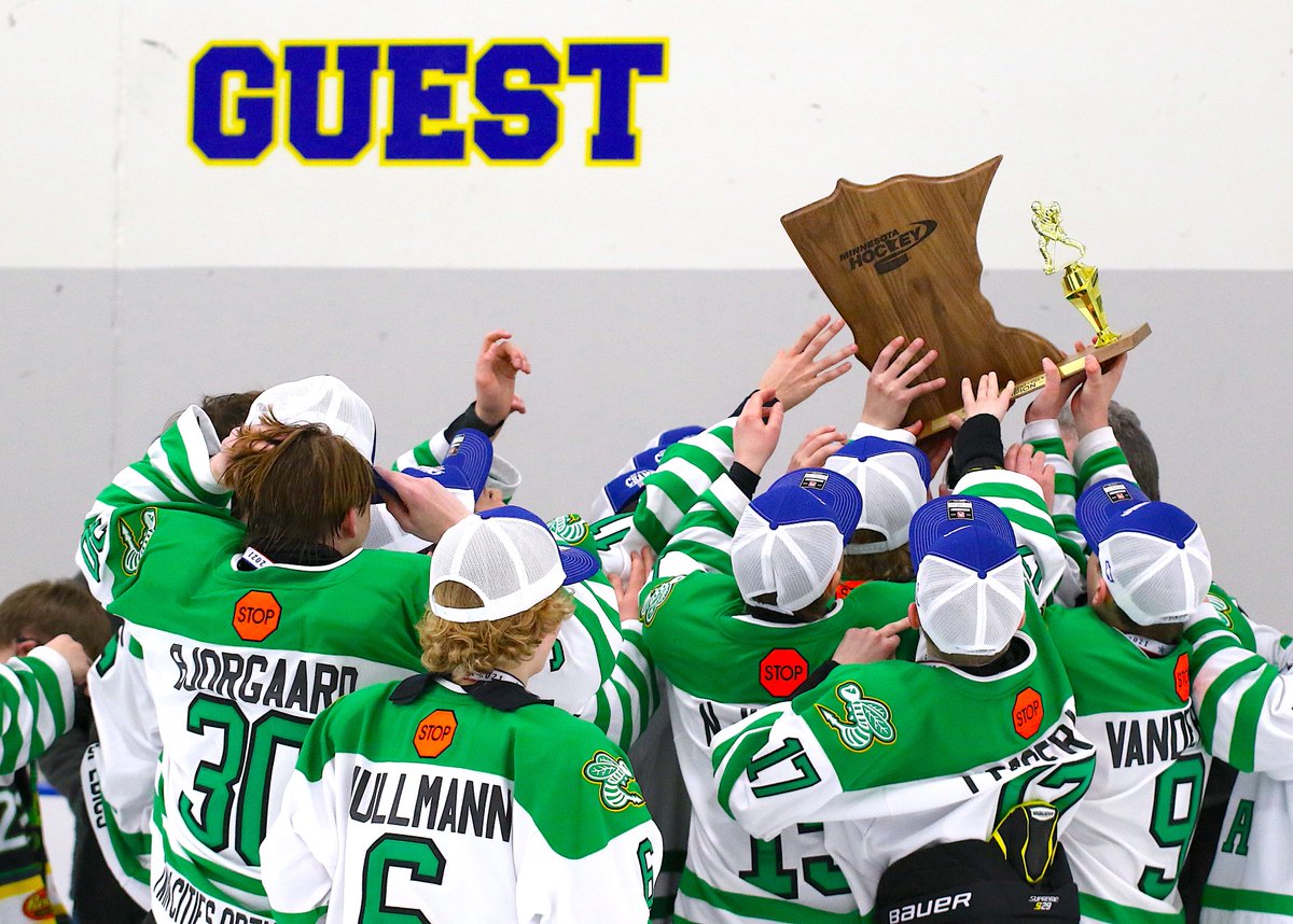 ****STATE CHAMPIONS****

Edina rides a three-goal first period to its third Peewee AA state crown since 2013.

Edina goaltender Chase Bjorgaard earns Tourney MVP honors, finishing with 26 saves in the finale.  

EDINA: Pittsley (2), Trottier (2), Vandertop
OMG: Schindel