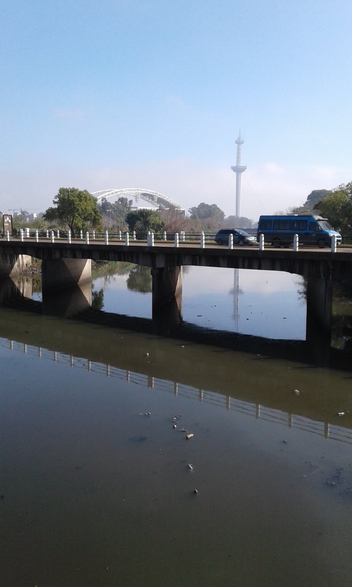 arroyoslibres's tweet photo. Quedan algunos tramos de arroyos en la ciudad de Buenos Aires.
Acá vemos la desembocadura del Cildáñez (unos 800 metros), mirando hacia la torre de Interama-Parque de la Ciudad.
#arroyocildañez #arroyoslibres #villasoldati #parquedelaciudad #interama https://t.co/7KtTlu5L8c