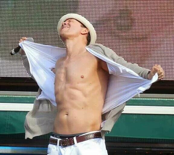 DsLeftButtCheek's tweet photo. @LisaLovesDdub @DonnieWahlberg Enjoy! #Riiip #BHLove #RayOfSunshine 🌞❤ https://t.co/ivjlxAssWJ