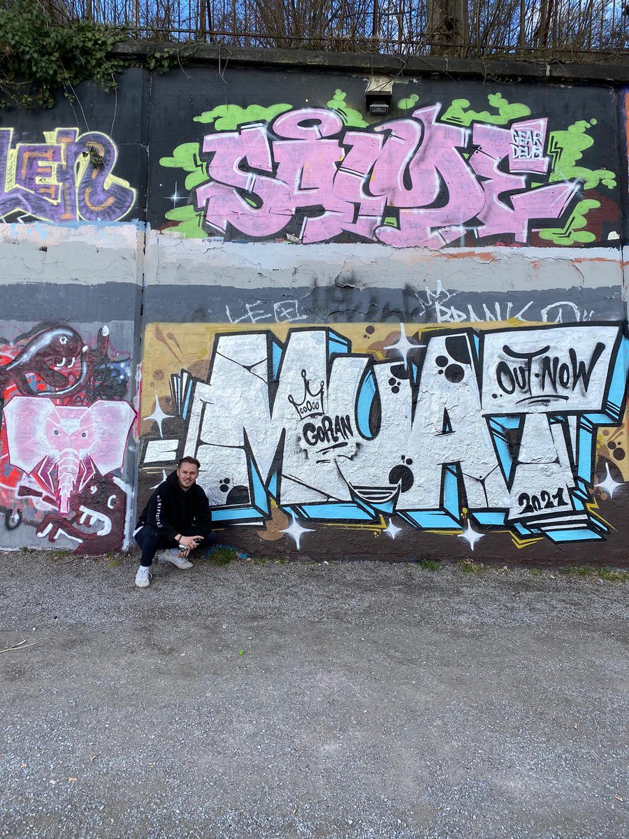 MILCHMAAMUSIC's tweet photo. Gestern wurde zur Feier meines neues Albums „-muat“ sowohl in Chur als auch in Zürich gemalt.
Herzlichen Dank allen Writern und Besuchern 🙏🧡
#muat #graffiti #writing #4ELEMENTS #hiphop #chur #rheinquartier #zürich #letten https://t.co/G475ShMmSJ