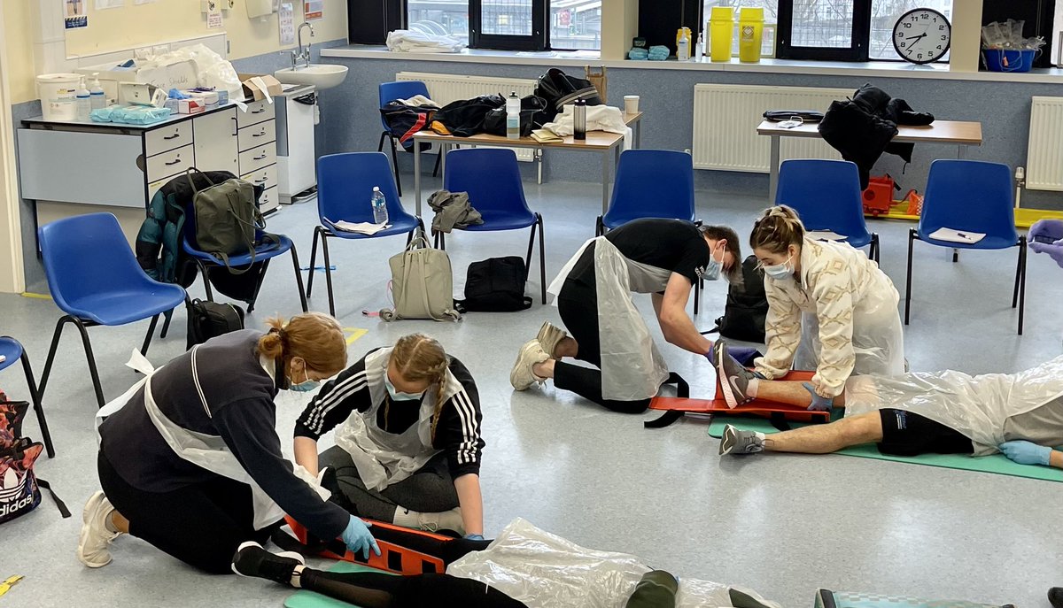 mossyrehab's tweet photo. Great weekend welcoming back our @BASRaTorg @UoNSportRehab 1709 graduates to complete their @UEFA Pre-Hospital Trauma Care course, something for our 1809 students to look forward to in a few weeks! @UoN_SHS @Han_SportRehab @Dales_Rehab @robdent5 @JoeRehab @RehabSwain @edcookrehab https://t.co/0U782Xo2wg