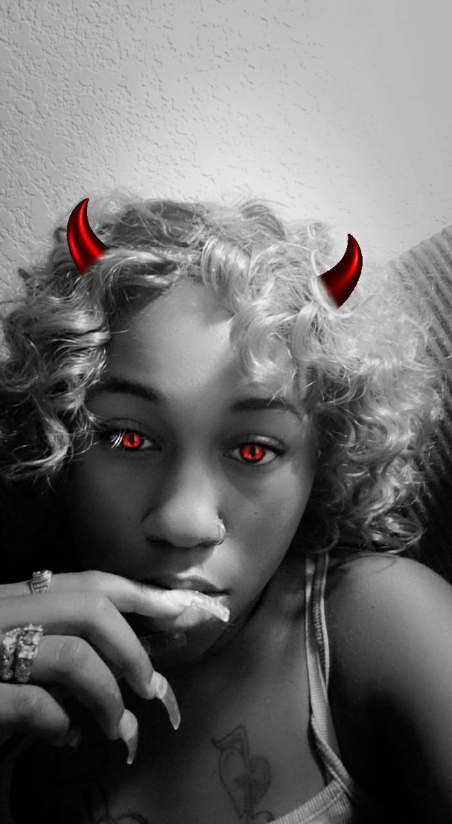 LunaEclipse6515's tweet photo. Trust everyone. Just don't trust the devil inside them😘 https://t.co/HbJHBhxnBo