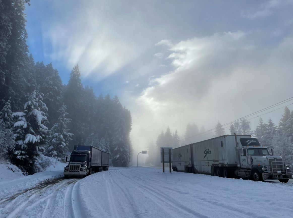 SutcoTransport's tweet photo. Leo Alzate Sutcoβs Professional Truck Driver at Cristina Lake #Sutco #trucking https://t.co/zNOB5Bd5vi