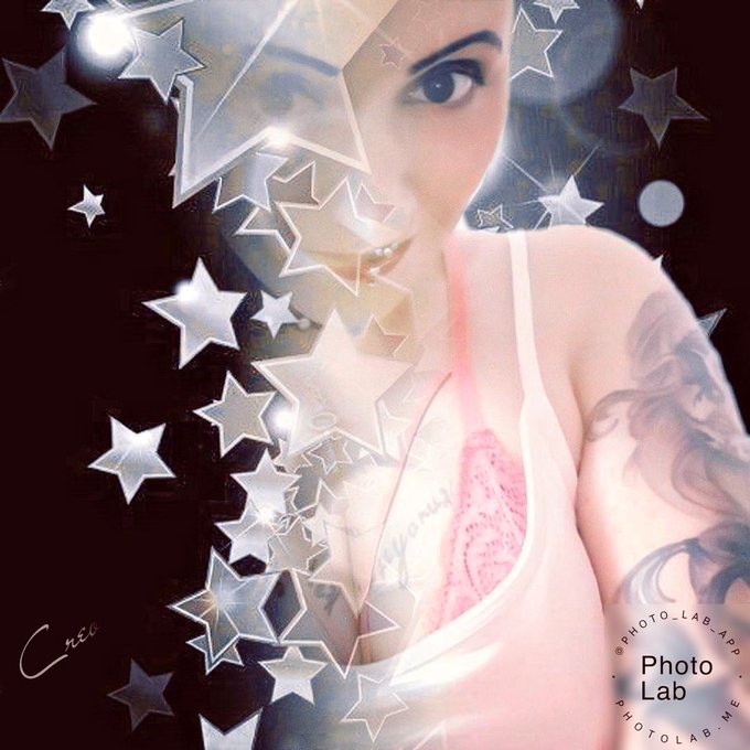 Schau mir in die Augen Baby.   Ich wix dir nur einen mit meinen geilen fick mich Ausdruck in den Augen<a href="/tag/bonitadesax"class="tags"><span>#bonitadesax</span></a>