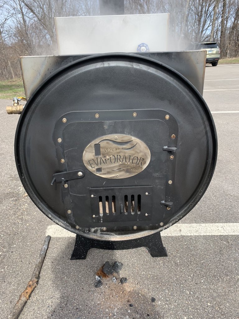 SchuermanKaty's tweet photo. Thanks @MrBeaudette for the introduction to syrup making on this sunny afternoon. It is a time investment that requires a lot patience but those Friday morning pancakes will taste so, so good. 🥞😋 Lucky @isd719 fifth grade students! https://t.co/LQ7DPob3eK