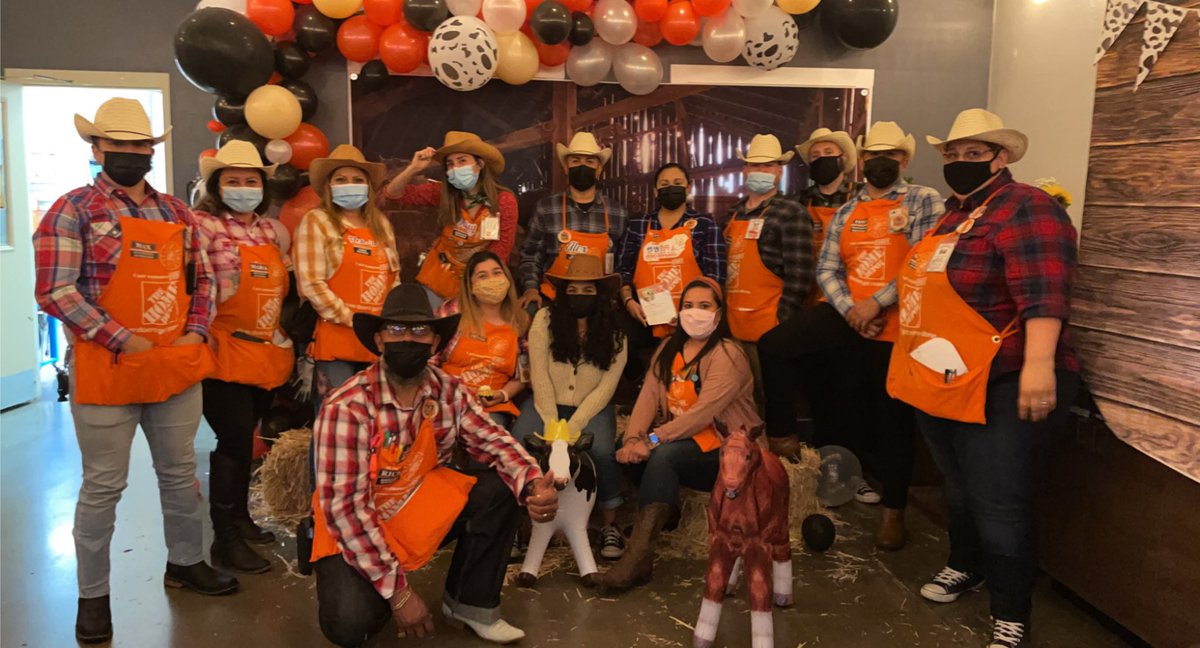 mayra_asds's tweet photo. Beyond grateful for the experiences/ accomplishments we’ve had together these past 9 years. Working alongside you, and then supporting you behind the scenes as your ASDS, I have come to love each one of you as family. I will miss you all Team Hawthorne. Thanks for the memories❤️ https://t.co/AXUSs2YI0i