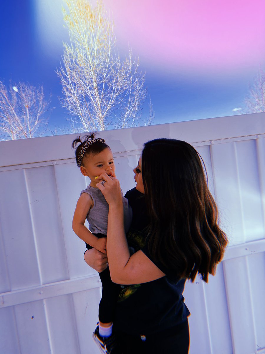 jordyy_5's tweet photo. Love my sassy girl. 🖤🤍 https://t.co/aeIs9qFRXR