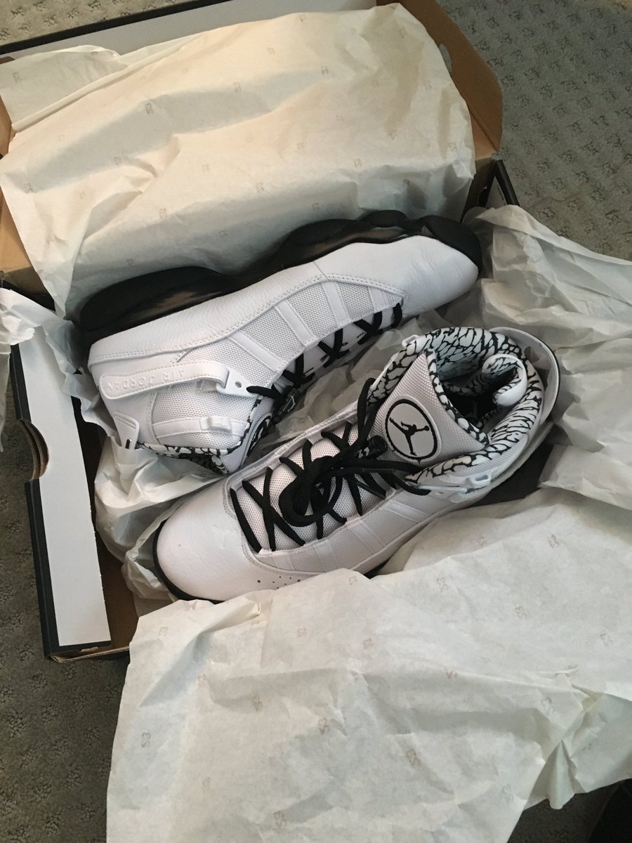 LucidVision27's tweet photo. Getting my sneaker game proper again #jordan #sixrings https://t.co/FXlYMxoWmW
