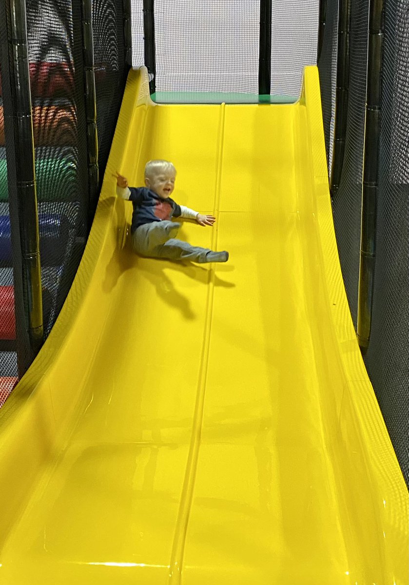 TeamHayward_Fox's tweet photo. We had so much fun this spring break! How did you spend your week off? #staycation #sheddaquarium #bumblebeeplaycafe #54happiness #smilesallweek https://t.co/zOcEDMuEHw
