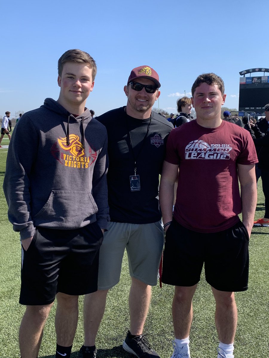 Heck of a day coaching the <a href="/6starfootballKS/">Six Star Football | KANSAS</a> camp in Olathe with these 2 dudes competing! <a href="/GrantSchoenrock/">Grant Schoenrock</a> @Nate71189430 Made Victoria proud and learned a lot! 🏈⚔️