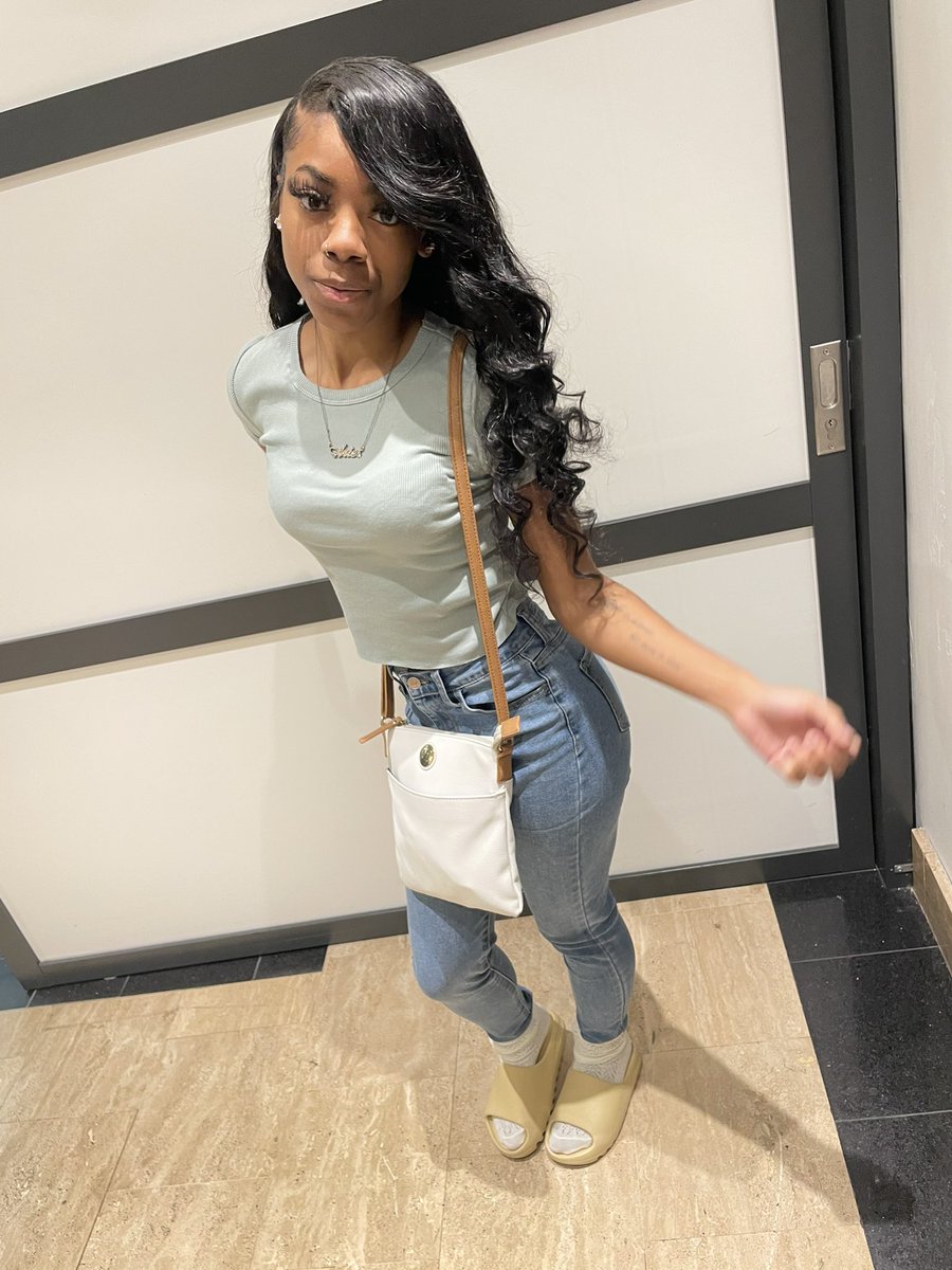 jaylahbolden's tweet photo. I got face , I got body . You name it I got it 😚 https://t.co/Svsthpe3DY
