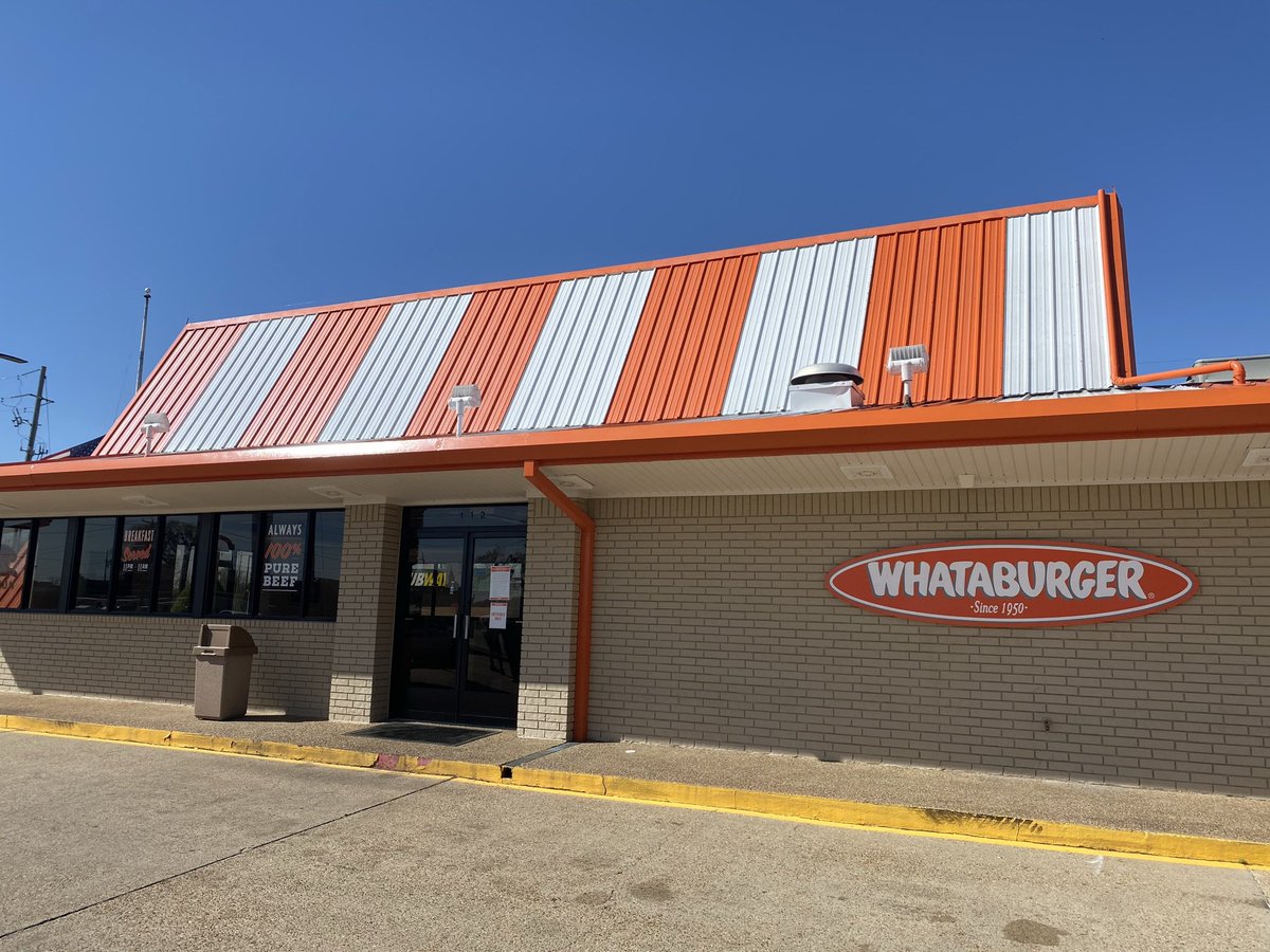 CoachAndyCSmith's tweet photo. Hey @sportscowboy while out here in Shreveport for the ISA Boxing Nationals, you know I had to go eat @Whataburger #topburger https://t.co/YkHXZegiRy
