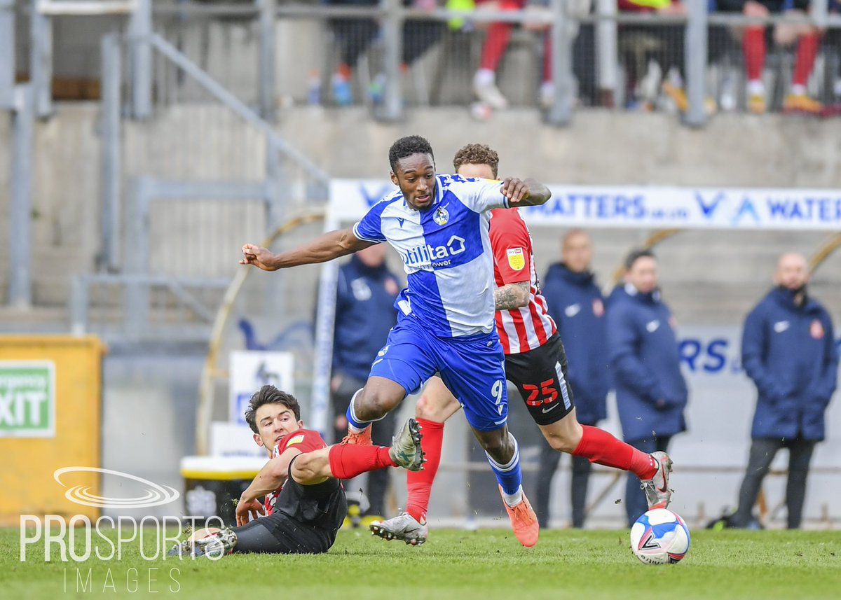 Sliding tackle sequence from @LukeONien of @SunderlandAFC at @B_Hanlan of @Official_BRFC from theirs last clash in @SkyBetLeagueOne 

Shot for @ProSportsImages