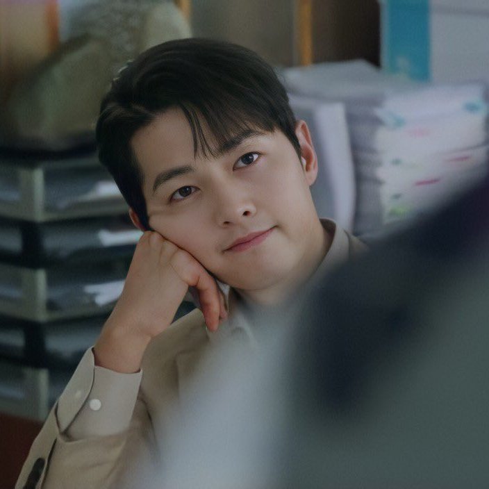 sjkfiles's tweet photo. YALL THIS JOONGKI 

#Vincenzo #VincenzoEp12 #songjoongki 😭 https://t.co/M1HxztY2FB