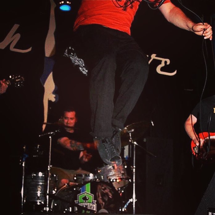 FireDownBA's tweet image. This was always my favorite part of the show, when I would levitate mid song.  #MicControl