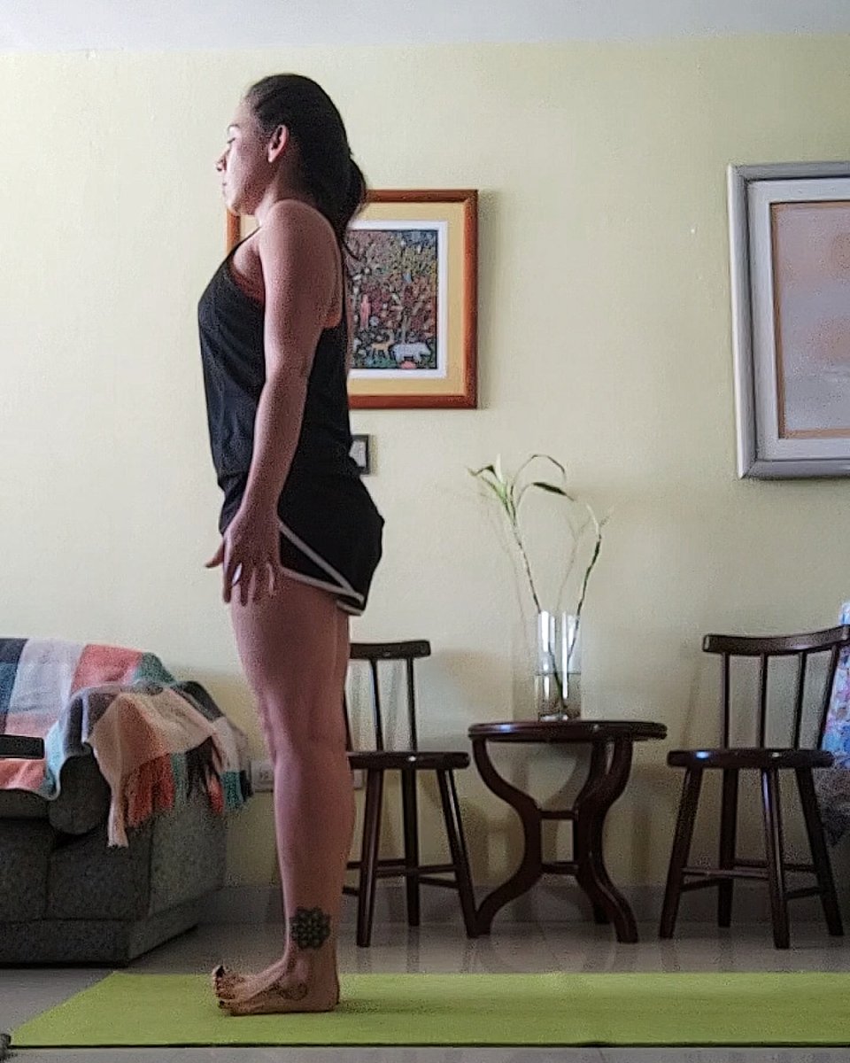 YogaRebelde's tweet image. Acá donde me ven, estoy practicando #yoga y manteniendo una alineación bastante difícil de conseguir y concientizar durante la práctica. Adivinan cuál es?
Siempre que no puedo hacer mucho, hago aunque sea algo básico 🤓👌🏼
#YogaRebelde #selfpractice #asanas #ccs