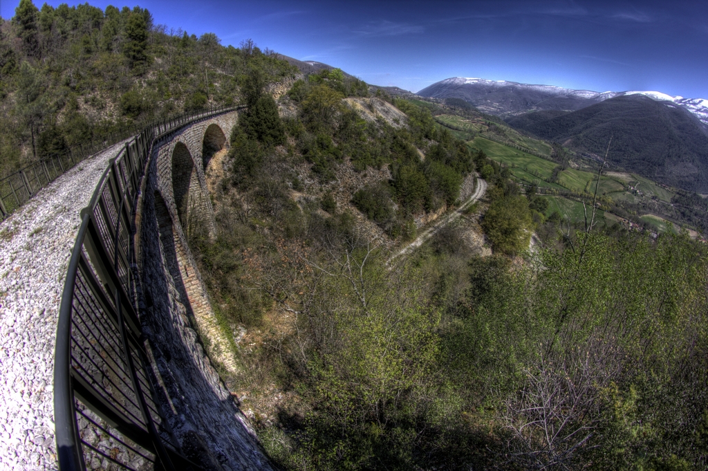 Tripkly's tweet photo. Ferrovie dismessa Spoleto Norcia  #biketouring #hiking #mtb #walking - https://t.co/XmOai5845Q https://t.co/SRjX8VCpmD