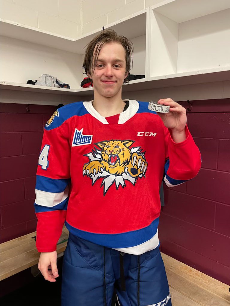 axemenhockey's tweet photo. 🚨 Congratulations go out to Nathan Casey of the @monctonwildcats on his first #QMJHL goal. 🚨 We know @AcadiaAthletics Axemen alumnus, Brian Casey is a proud father yet again today! #AcadiaPride https://t.co/qvAtzYiOjh