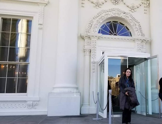 McAnnaMarie's tweet photo. Visiting the White House
@yousuckMZ @elonmusk #dearMoon #dearMoonCandidate #Philanthropy #dearMoonCrew #YusakuMaezawa #ElonMusk #SpaceX #dearMoonProject https://t.co/C3yEsFdopi