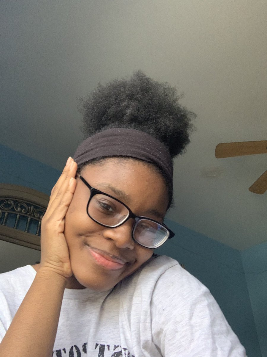 umisbrina's tweet photo. ok i’m recycling old selfies but anyway #selfiesforsof https://t.co/FskztcnE1I