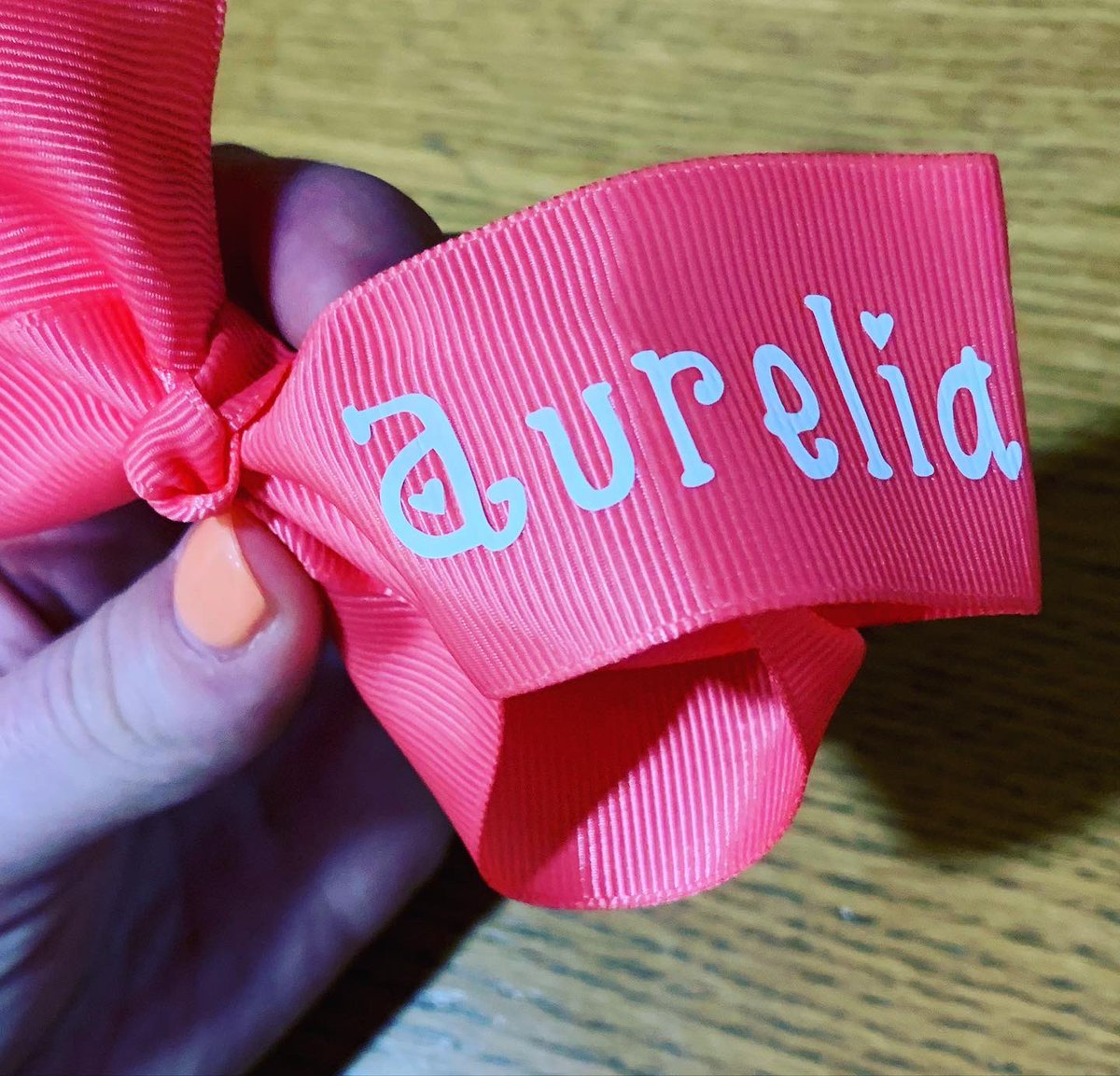 MinnichChelsea's tweet photo. I’m selling personalized Easter gifts 🐣🐰🌈 please retweet! 
Buckets $8
Bows $5
Eggs $5 https://t.co/cofyPeqm0y
