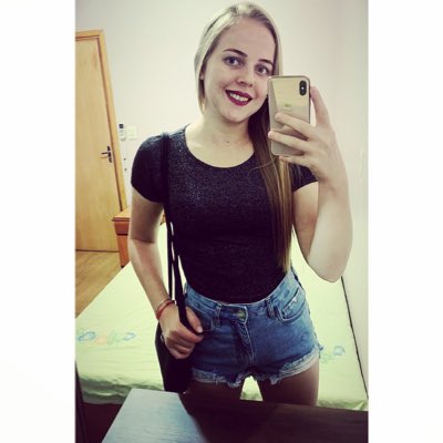 fabianemarschal's tweet photo. #NovaFotoDoPerfil https://t.co/jo38qNYnY7