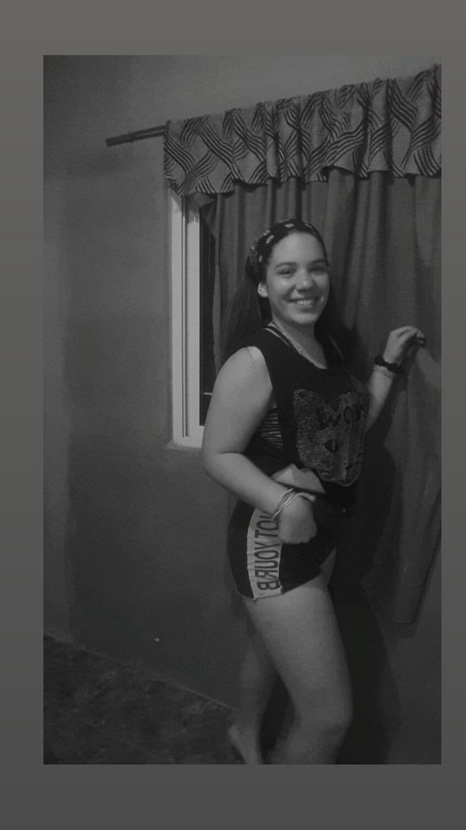 lopez_mimii's tweet photo. #IntegracionTR
Holaa mi nombre es Emma pero me dicen Mimi,soy de argentina y tengo 17 años,estoy hace bastante en el fandom pero no hablo casi nada jajs https://t.co/JKadgzK5p8