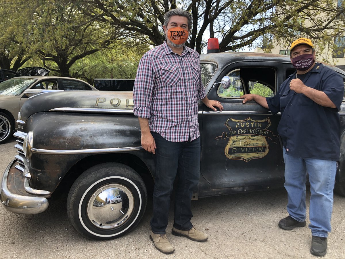EddieforTexas's tweet photo. For 20 years I've lived 2 blocks from the car clubs at Chicano Park. Most weekends I’ve seen the car clubs that proudly show-off their beautiful cars. 

That’s my community, and while neighborhoods sometimes change - our cultural traditions are here to stay. 1/2 

#txlege https://t.co/jucmwexoZw