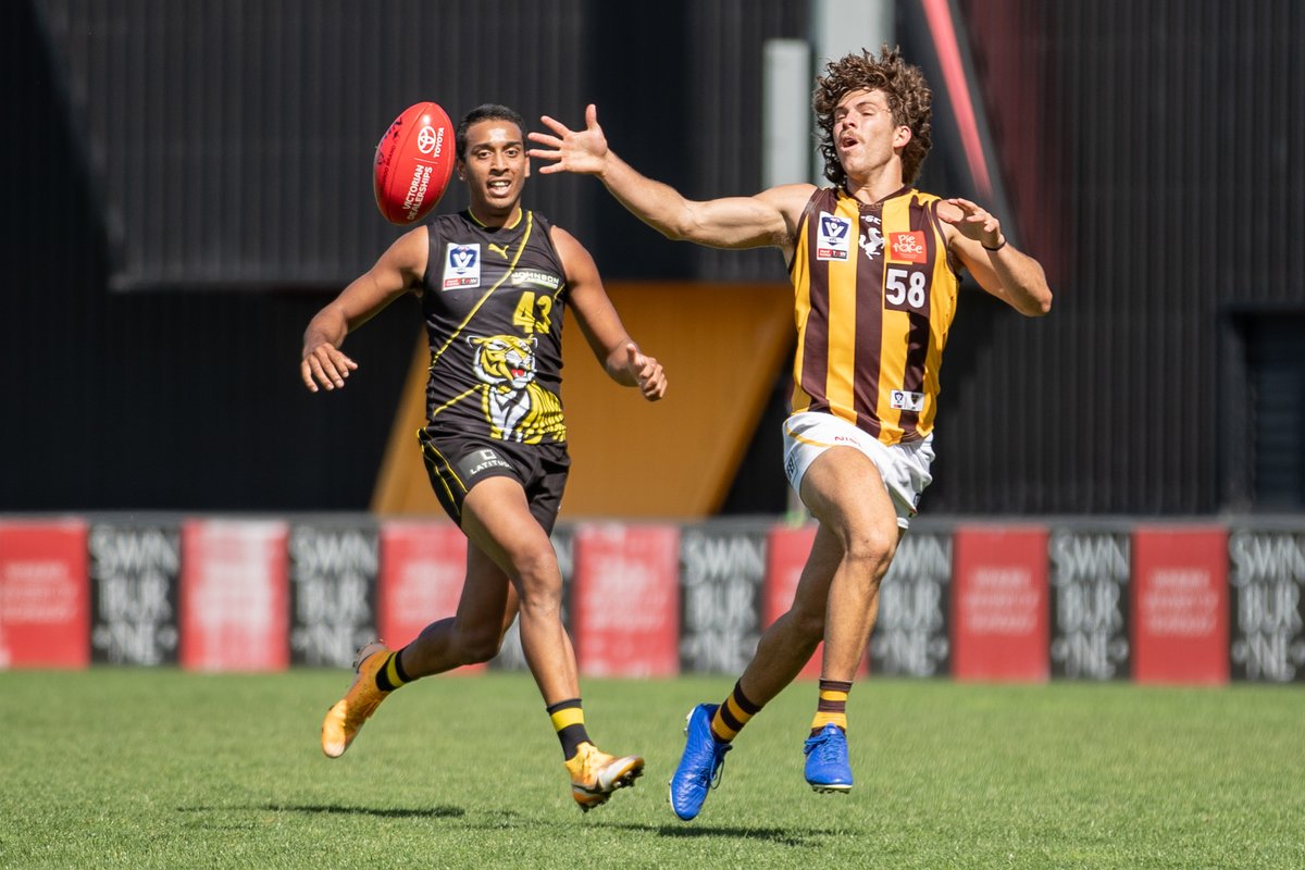 KadekThatcher's tweet image. Richmond were too strong in @BoxHillHawks 4th practice match against them on Sunday morning. Though a lot of good signs for the season to come!
Full album of the match against @RichmondVFL now up on my Facebook Page
🔗 bit.ly/2QH04Zr