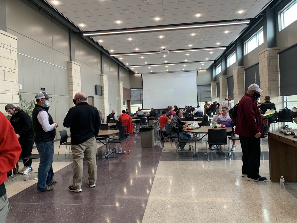 amandadberg's tweet image. 1st Annual  Big Time Strength &amp;amp; Football Clinic in Mt. Vernon, IA is in the books!  What a great day of meeting in person again to learn, grow, and get better for our athletes. 1/5@BigTime_SC @CoachPedersenMV @gdrosier