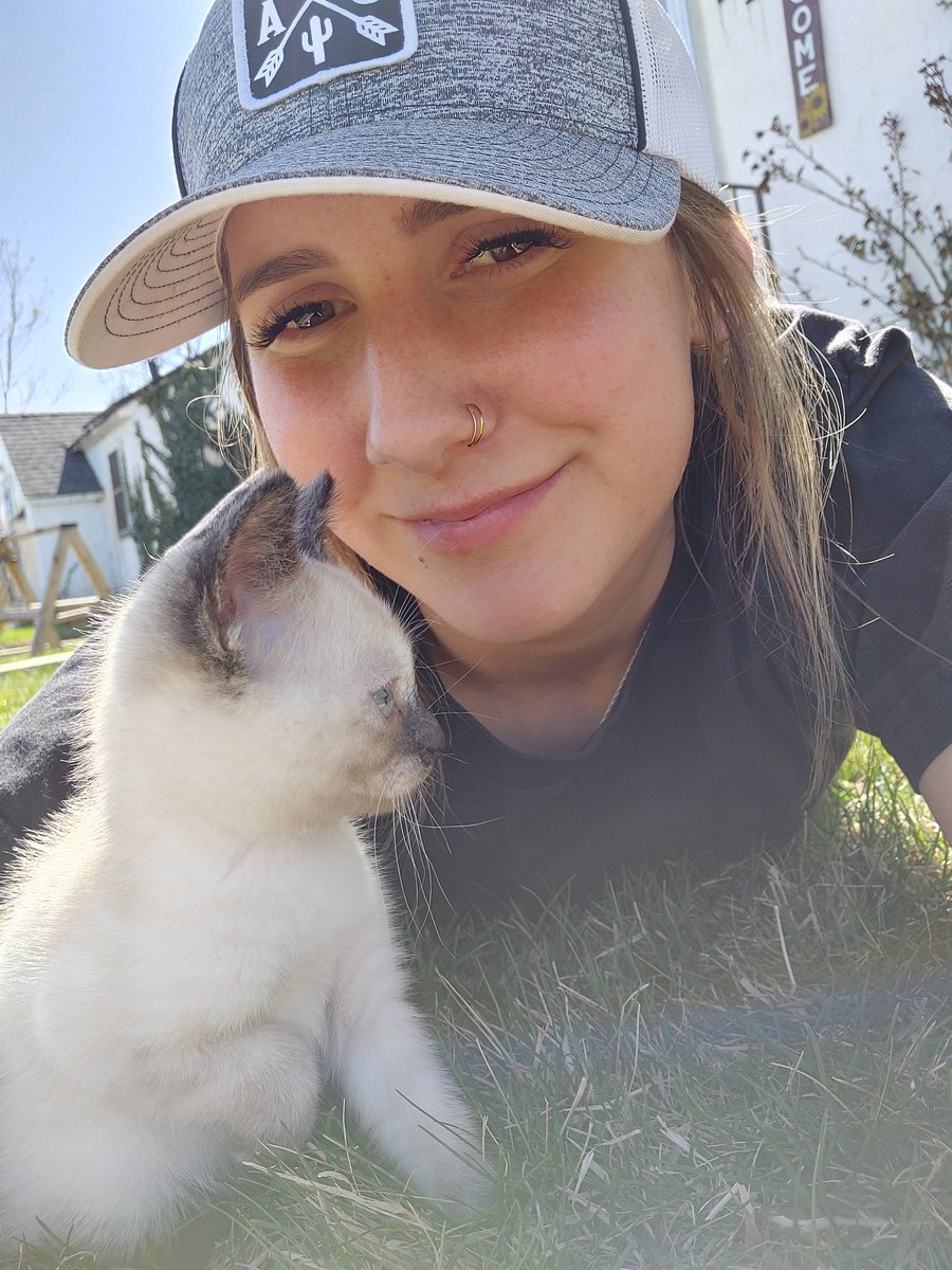 SydneySteen2's tweet photo. Everyone meet Minnie Pearl🦋 https://t.co/Teyweg4mEO