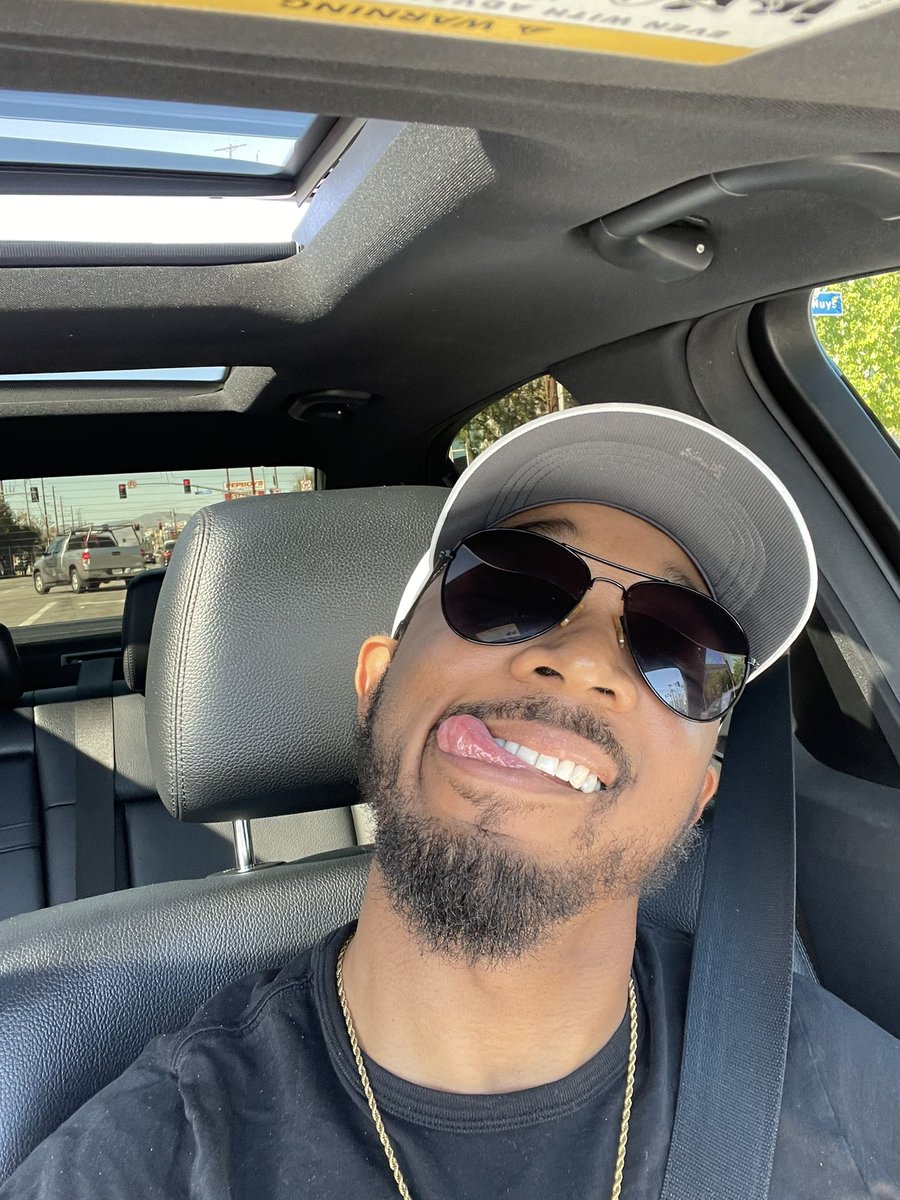 dmoneystud23's tweet photo. Happy Sunday! Don’t forget to count your blessings. Palm Sunday everyone 🙏🏽#HappySunday #TheWeekend #blessed #LosAngeles #la #carselfie #cool #swag #fly https://t.co/q68szV0IMa