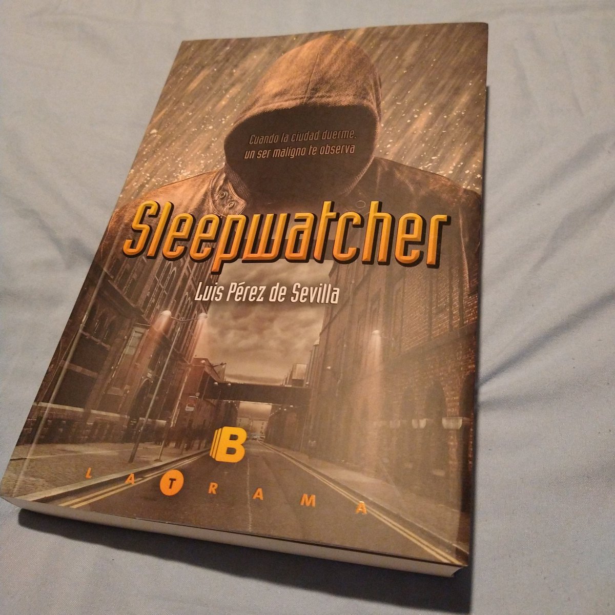 AkrezCG's tweet photo. He terminado de leer este libro que honestamente me pareció increíble.
La reseña se estrenará pronto en mi blog por lo que los invito a estar al pendiente!
#Sleepwatcher #literatura #librosdeterror #reseñasliterarias #reseñasakrez https://t.co/dH5o1gYmsm