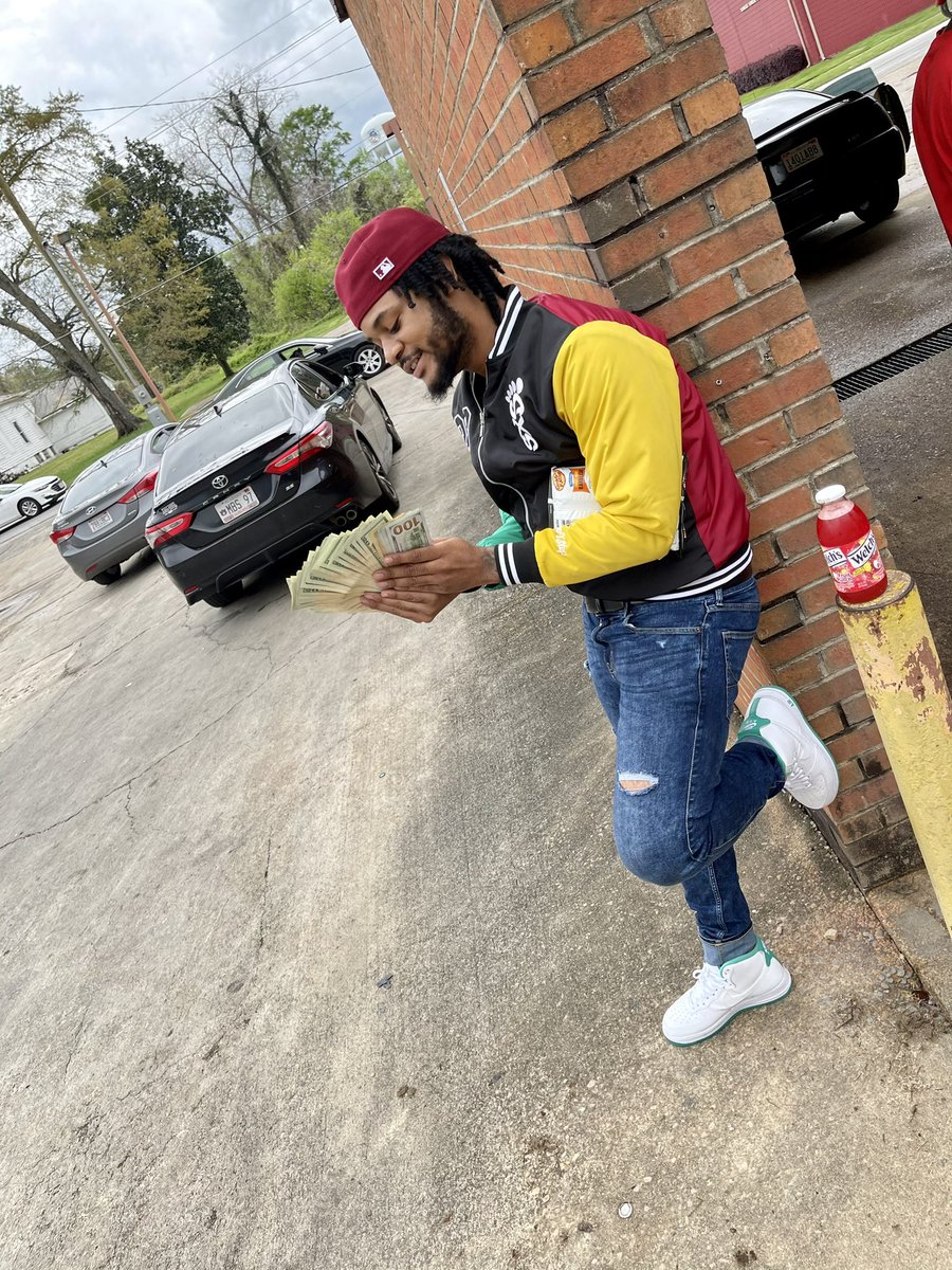 MjayDaGr8's tweet image. I might get talked about but ion get touched #DaGr8™️ #GoldMemberShitOnly #six78 #8Baby @_MoneyG_